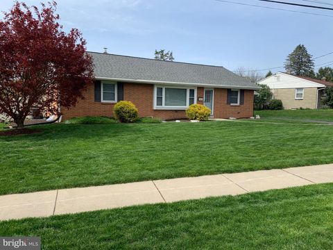 Photo of 515 Snyder Avenue, ELIZABETHTOWN, PA 17022 (MLS # PALA2069352)