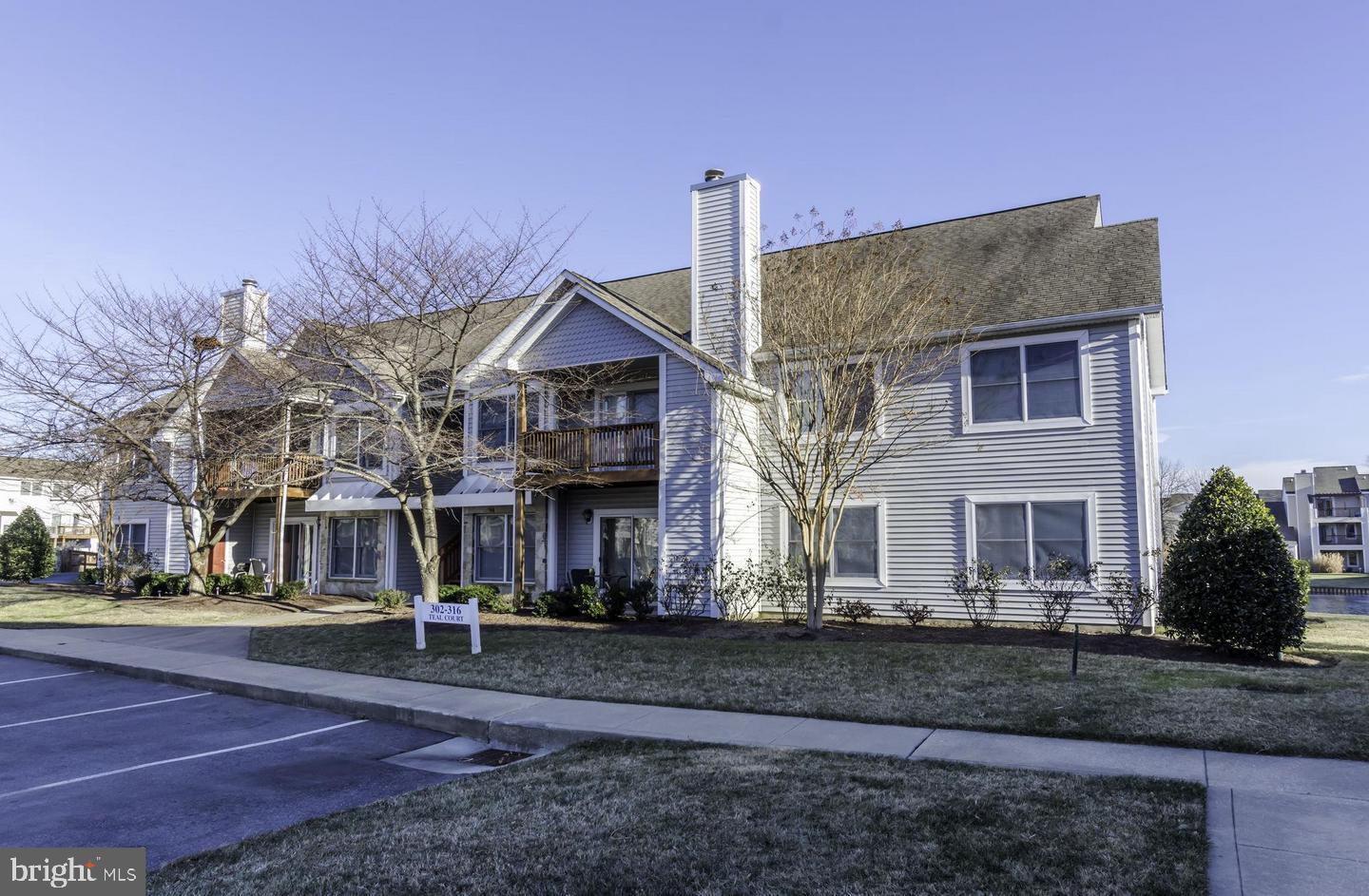 BAYSIDE MARINA - Residential Lease