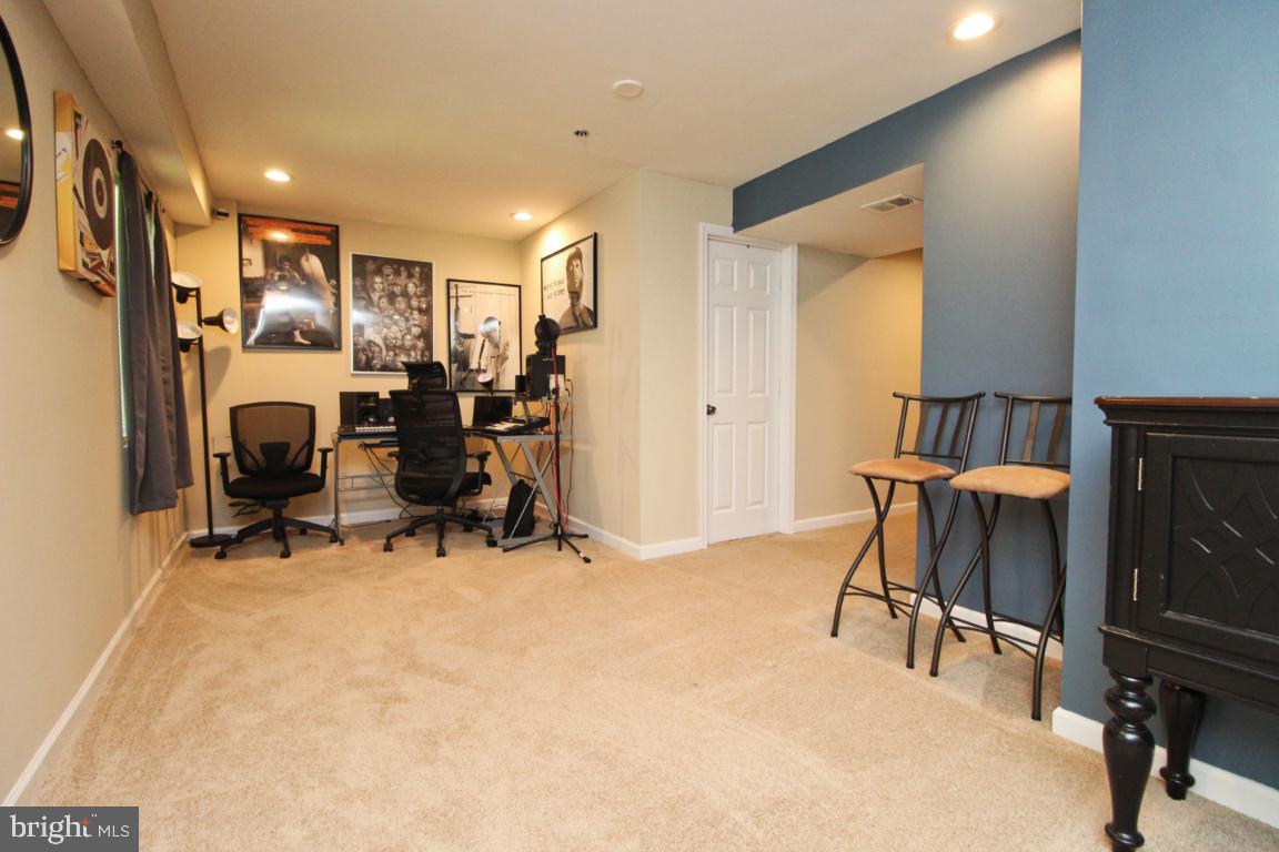 CLINTON ACRES - Residential