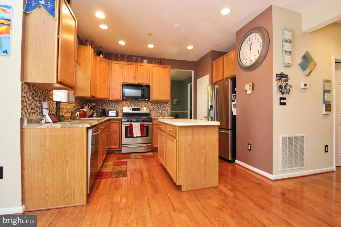 CLINTON ACRES - Residential