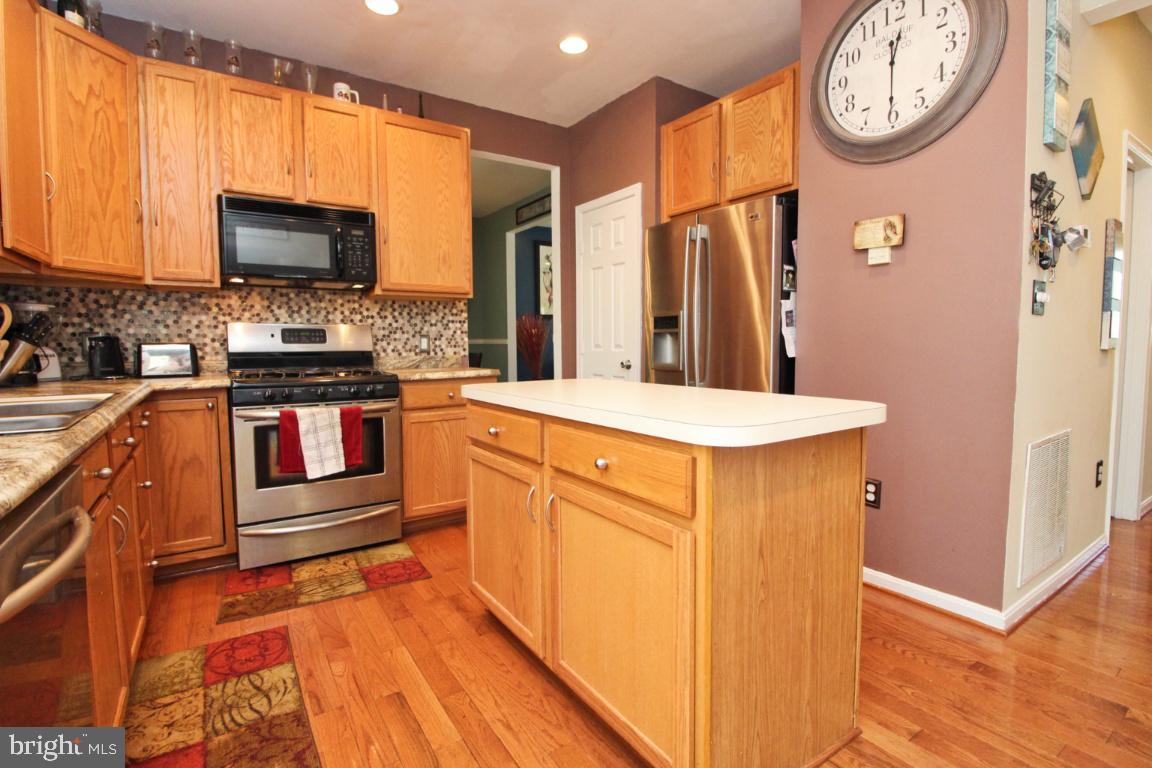 CLINTON ACRES - Residential