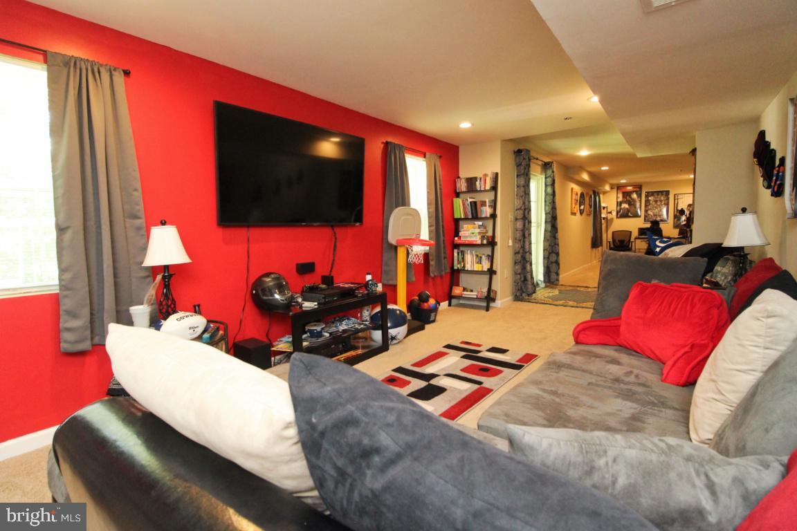 CLINTON ACRES - Residential