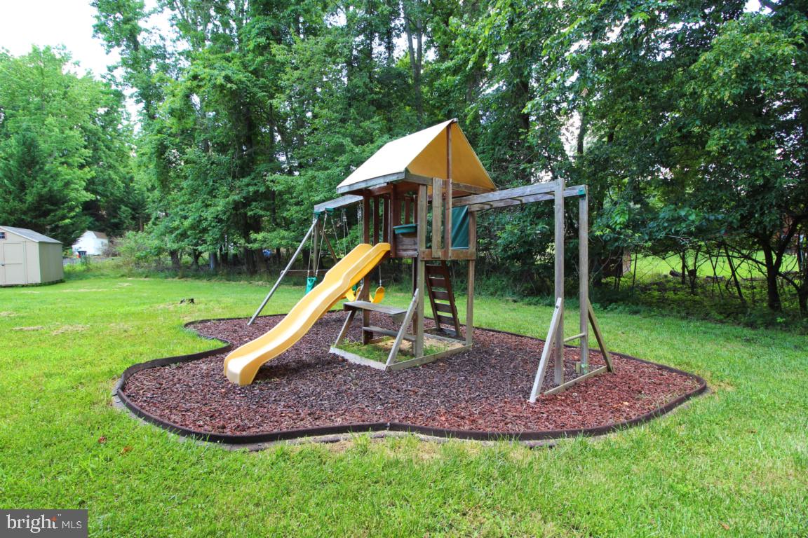 CLINTON ACRES - Residential