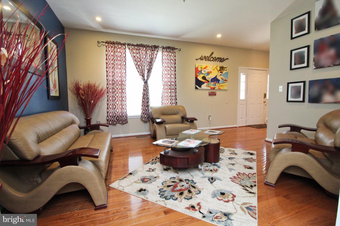 CLINTON ACRES - Residential