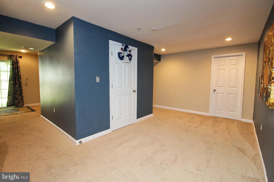 CLINTON ACRES - Residential