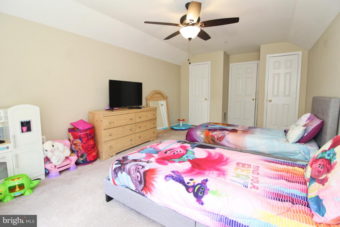 CLINTON ACRES - Residential