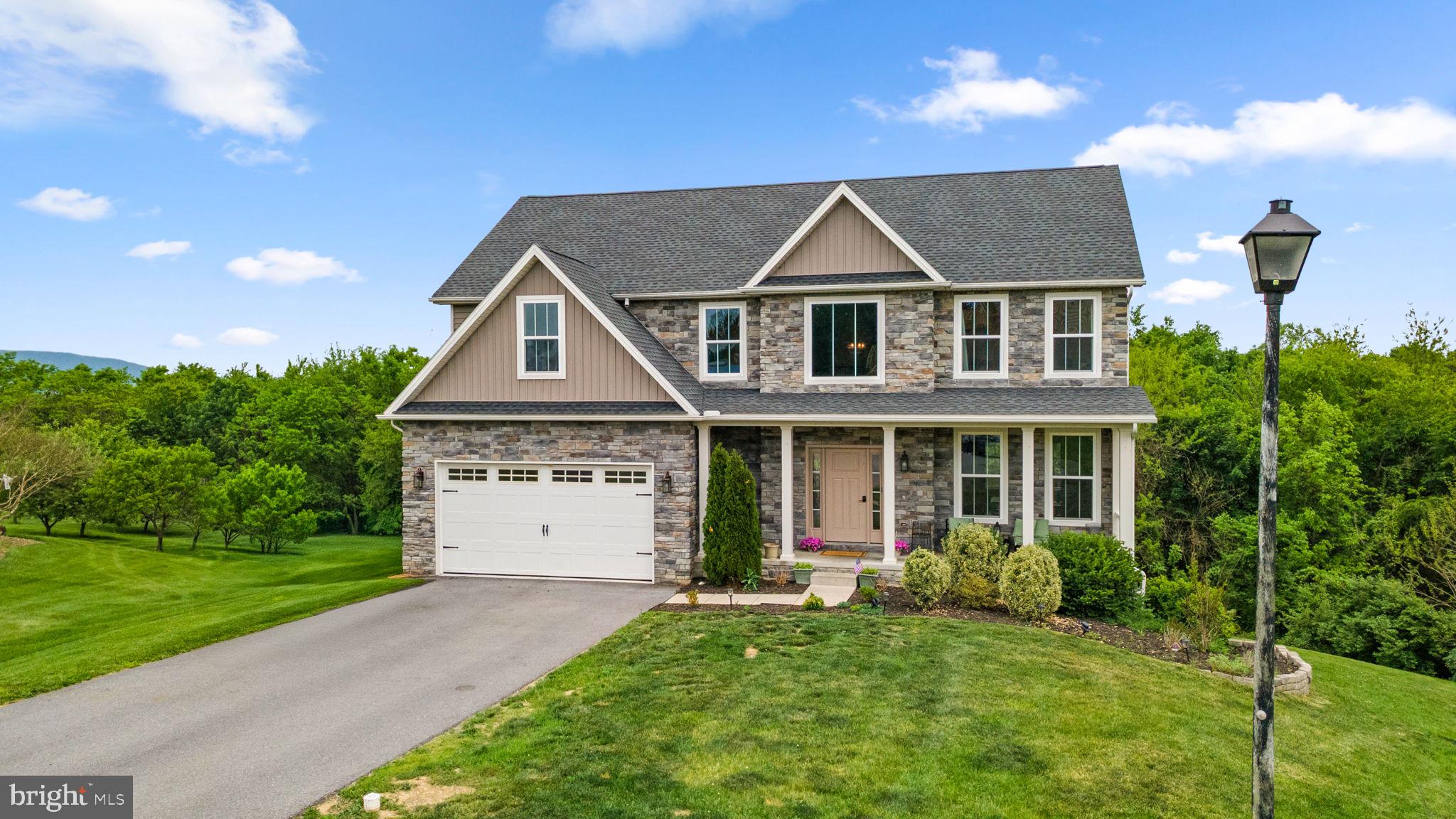 MAJESTIC RIDGE - Residential