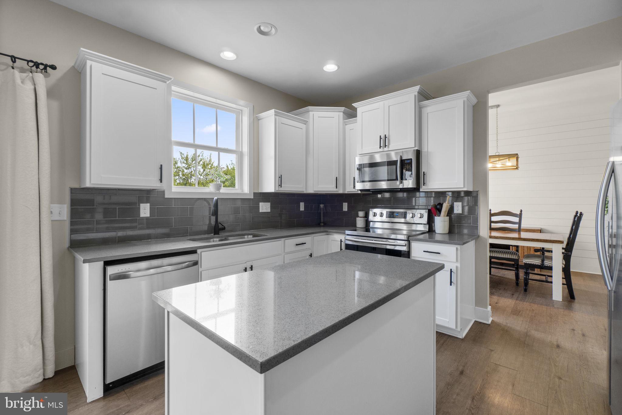MAJESTIC RIDGE - Residential