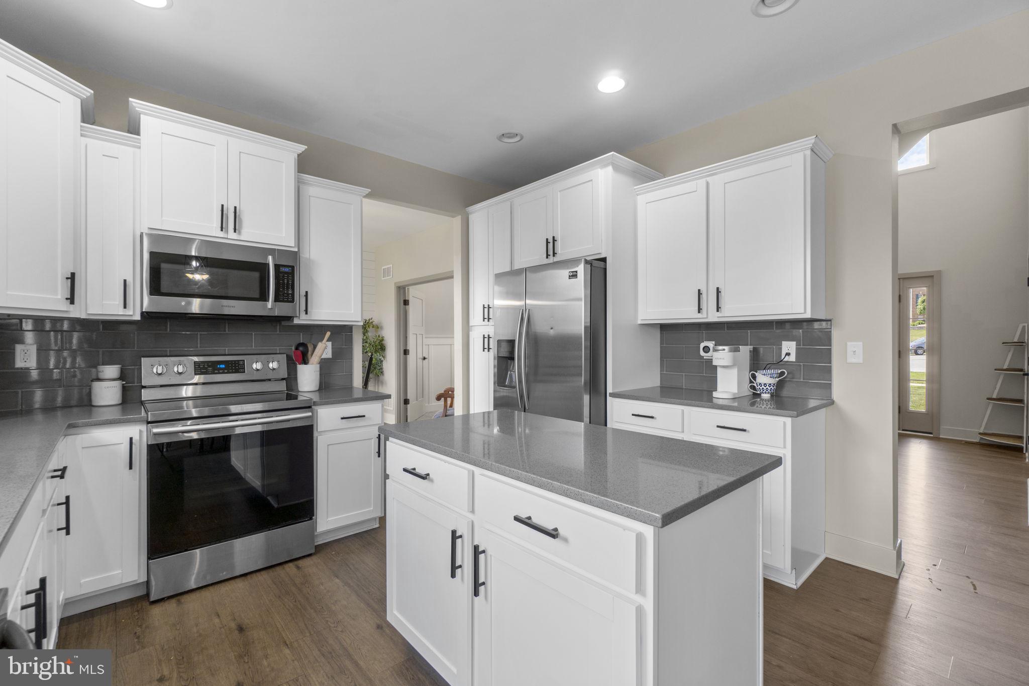 MAJESTIC RIDGE - Residential
