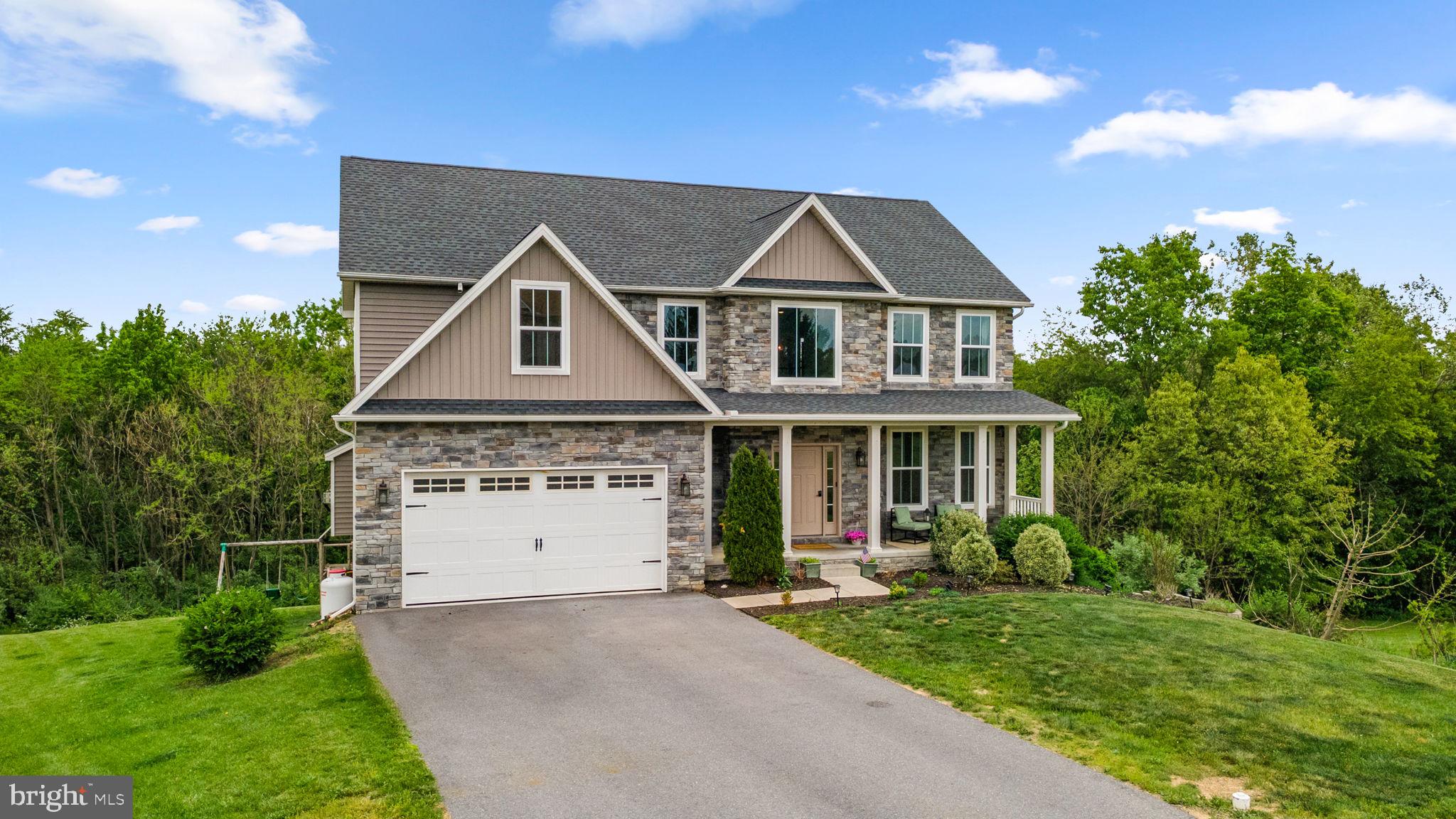 MAJESTIC RIDGE - Residential