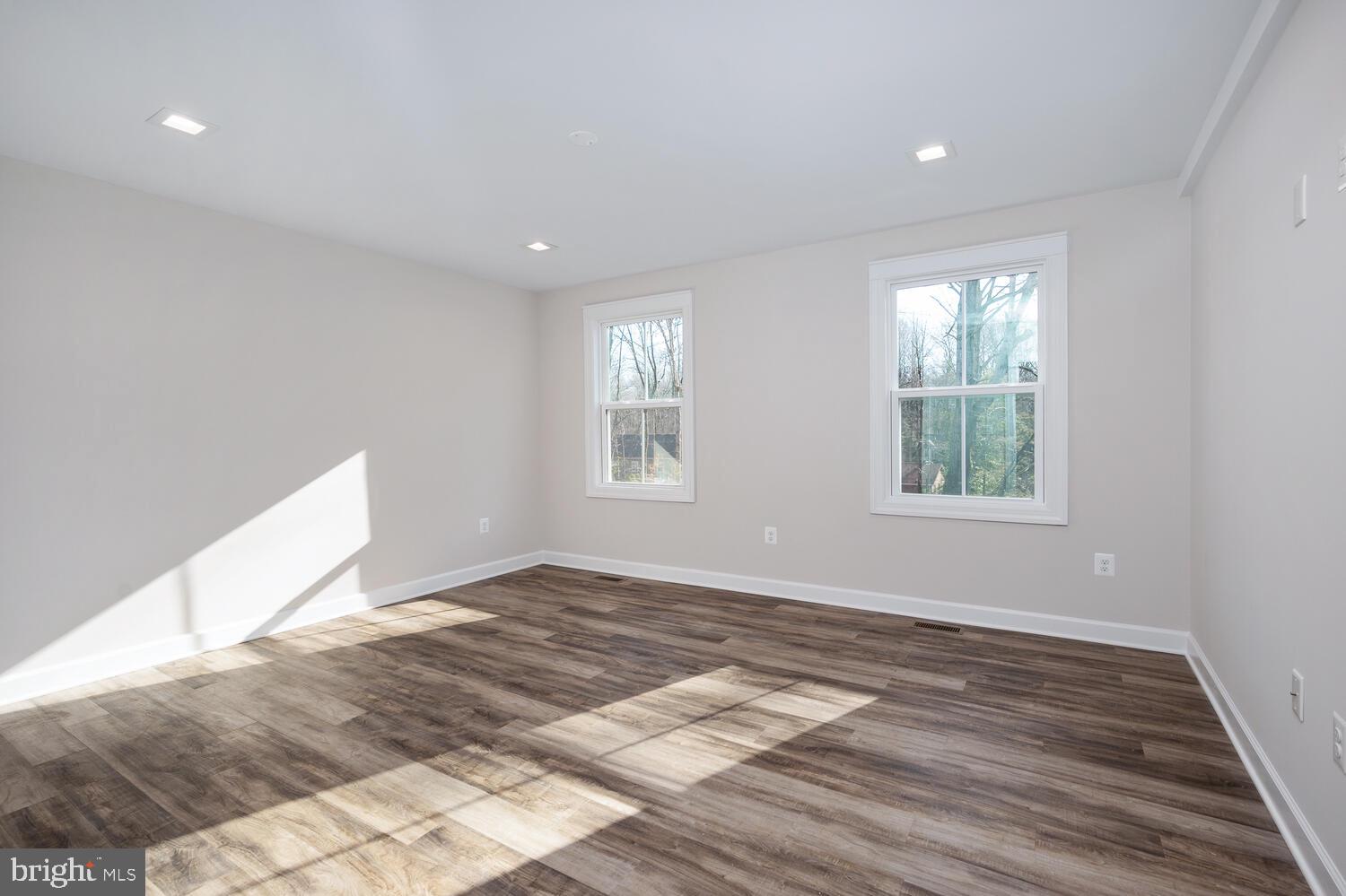 LAKE OF THE WOODS - Residential