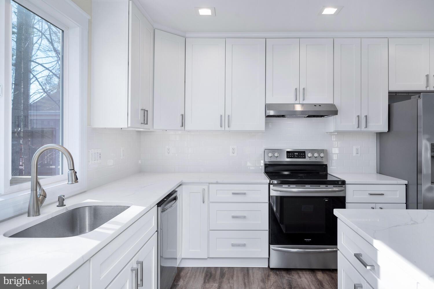 LAKE OF THE WOODS - Residential