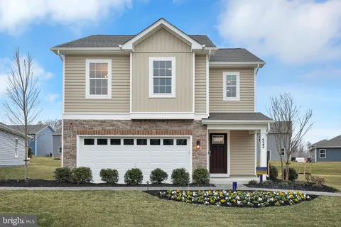 484 Woodgrain Avenue, La Plata, MD MLS: MDCH2041380