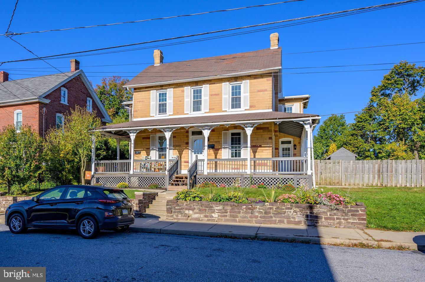23 & 25 W WALNUT STREET