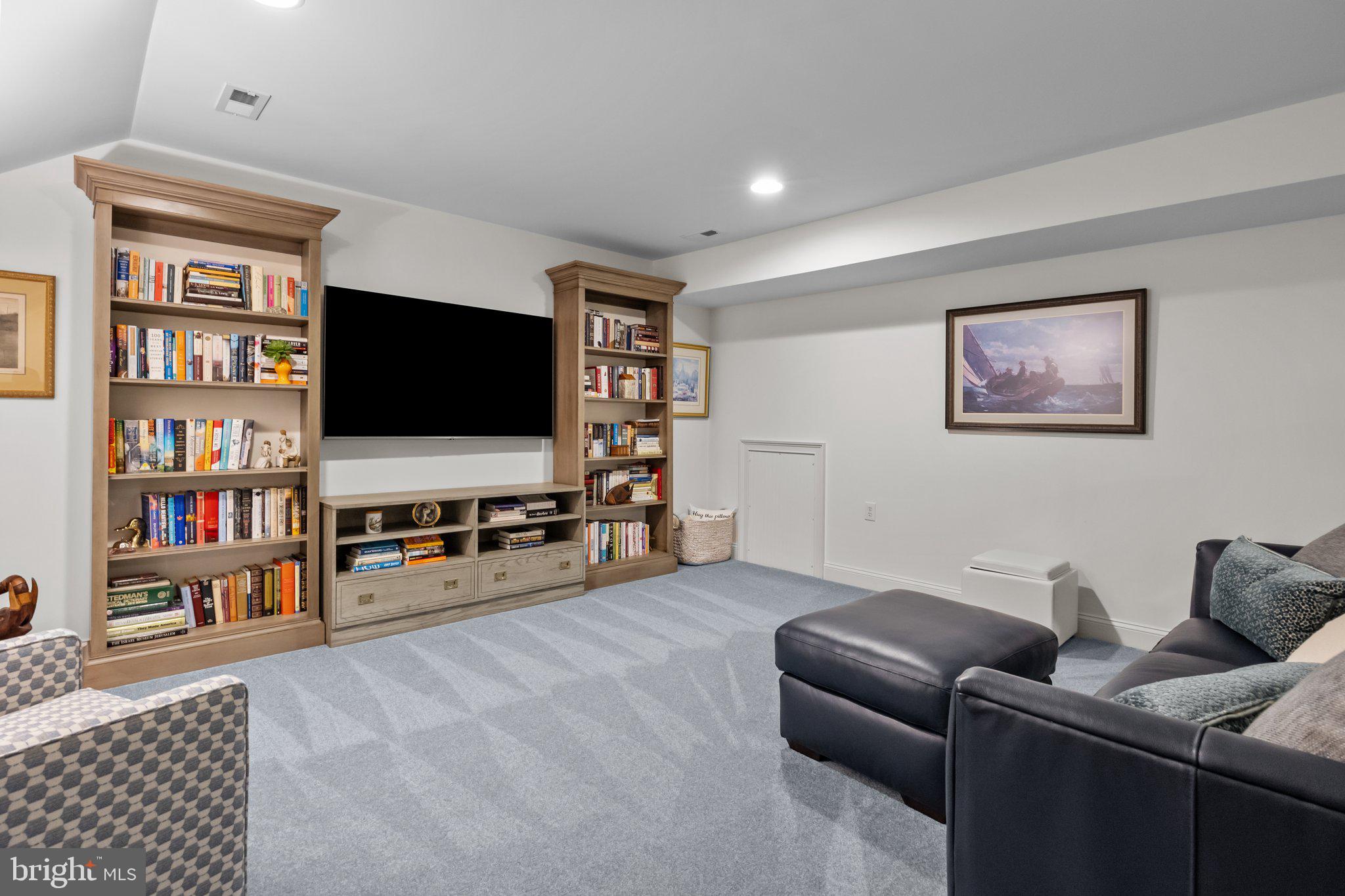 DELANCEY COURT - Residential