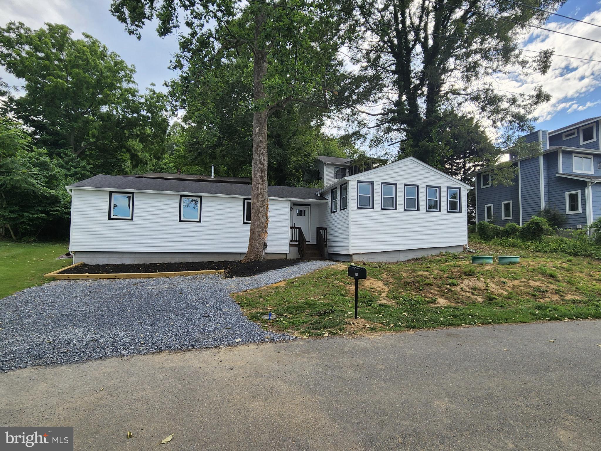 6045 BAYVIEW ROAD