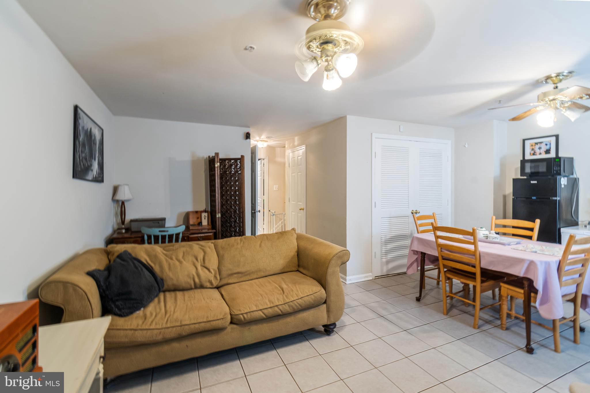 SEVEN OAKS - Residential