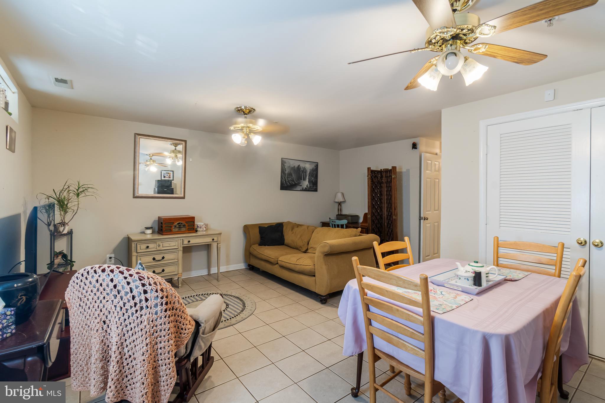 SEVEN OAKS - Residential