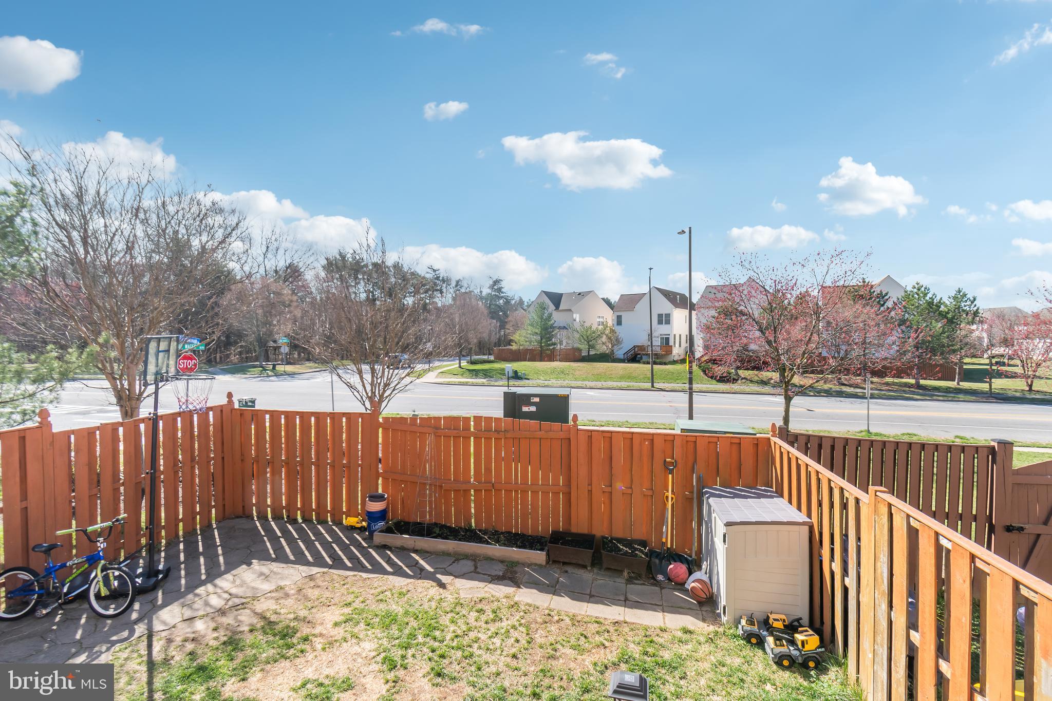 SEVEN OAKS - Residential