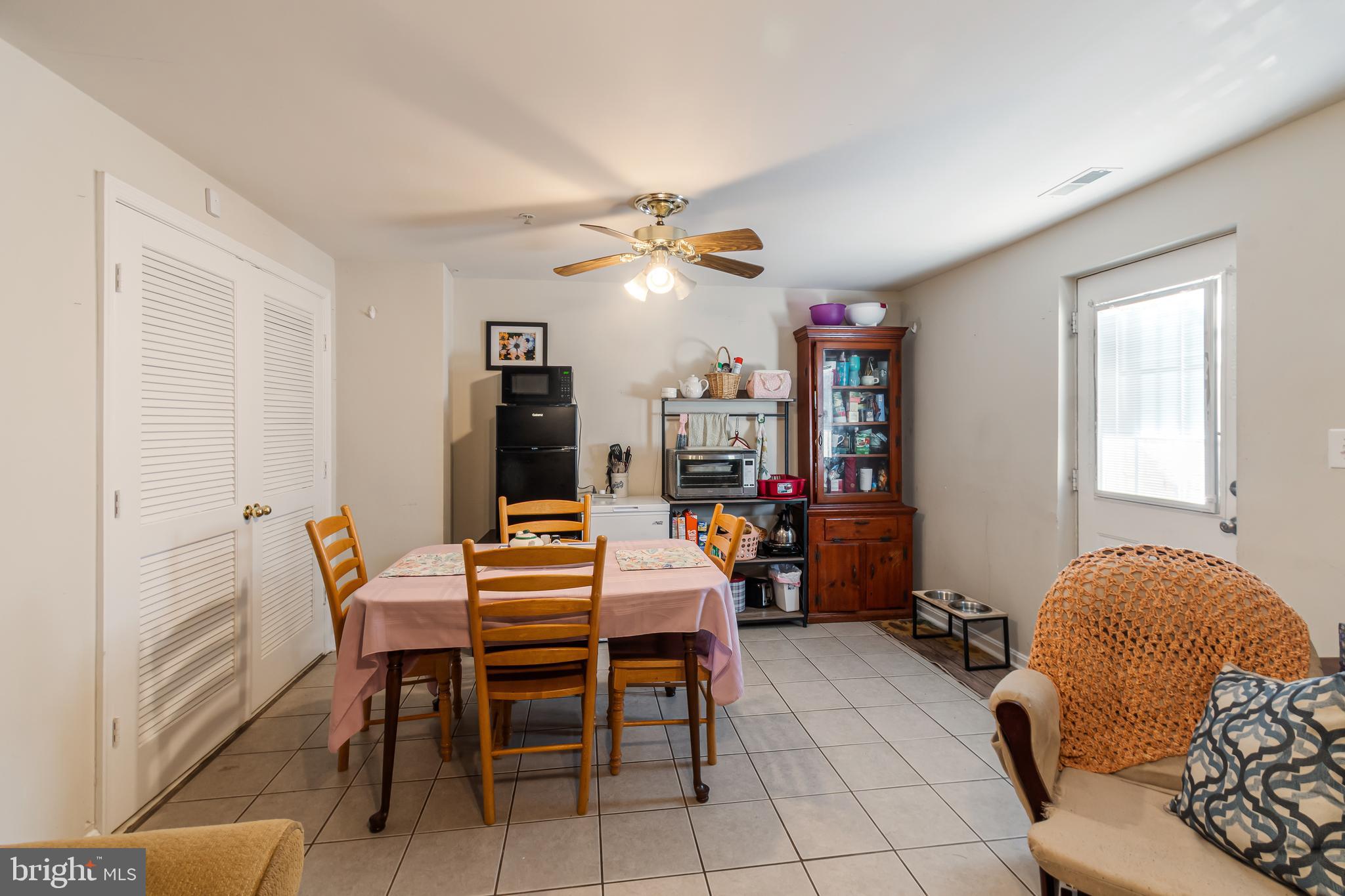 SEVEN OAKS - Residential