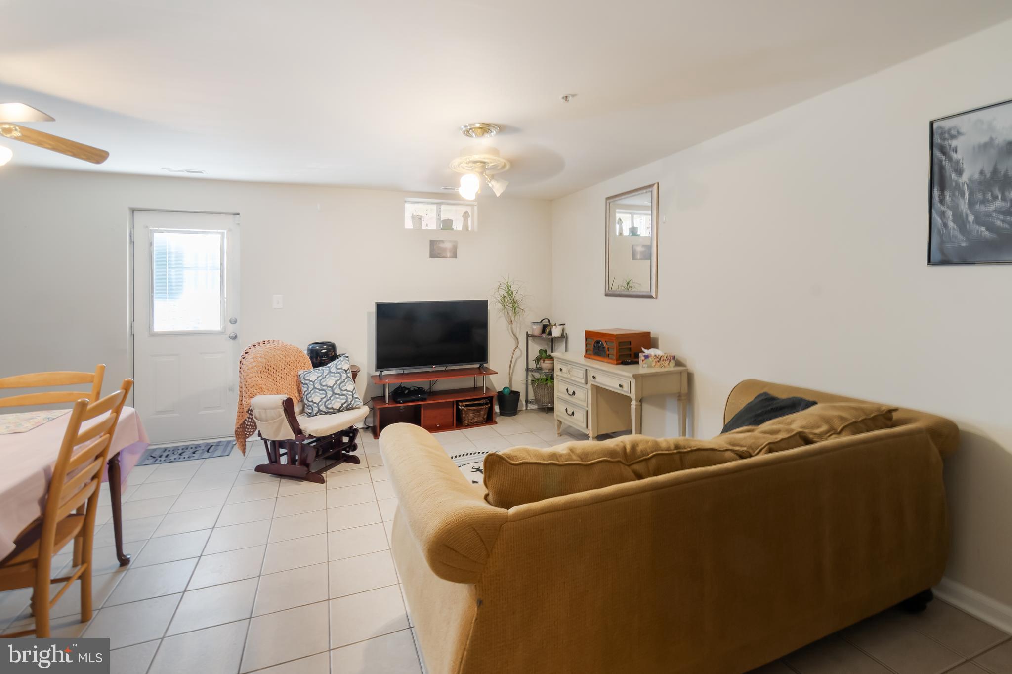 SEVEN OAKS - Residential