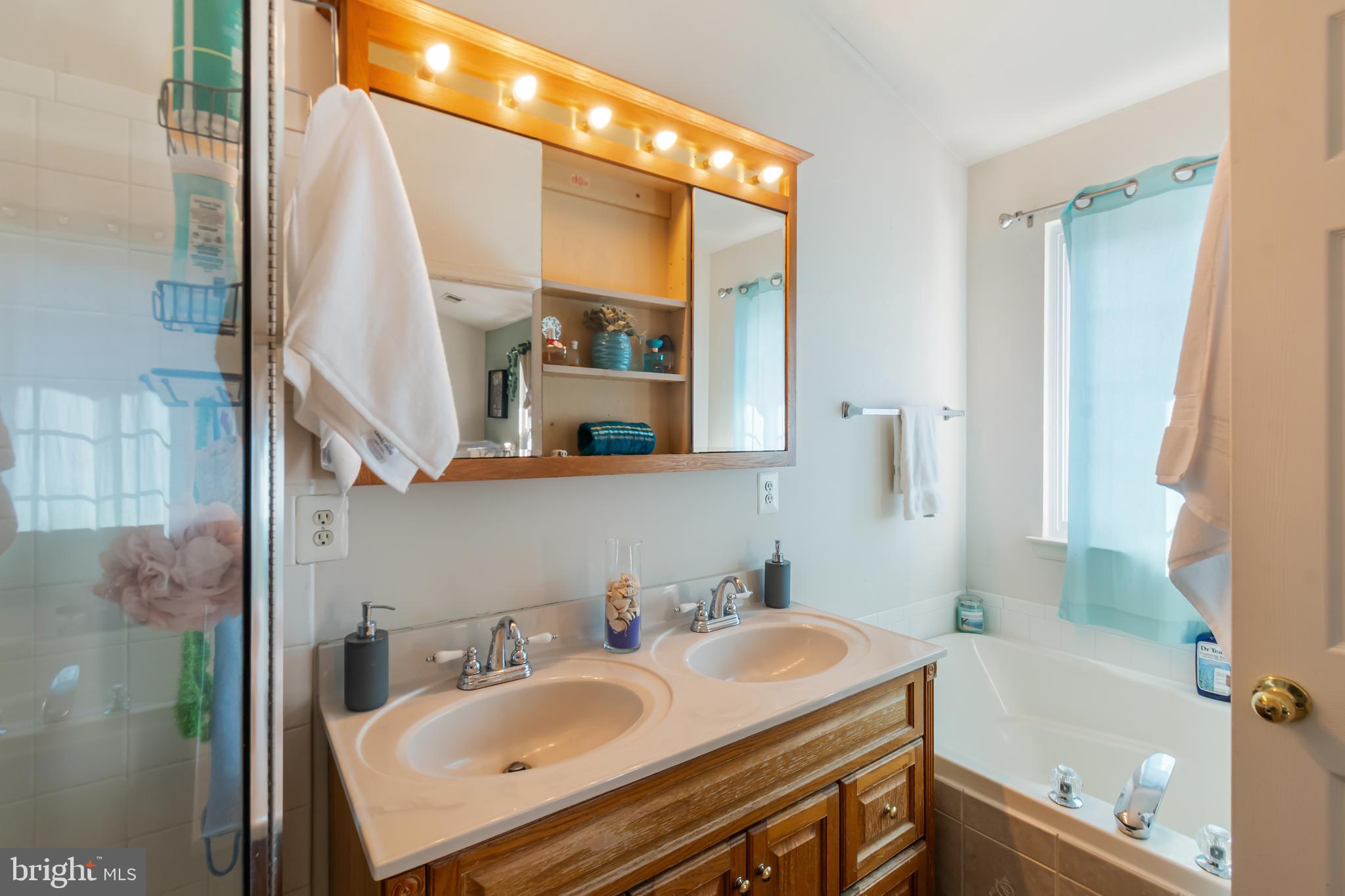 SEVEN OAKS - Residential