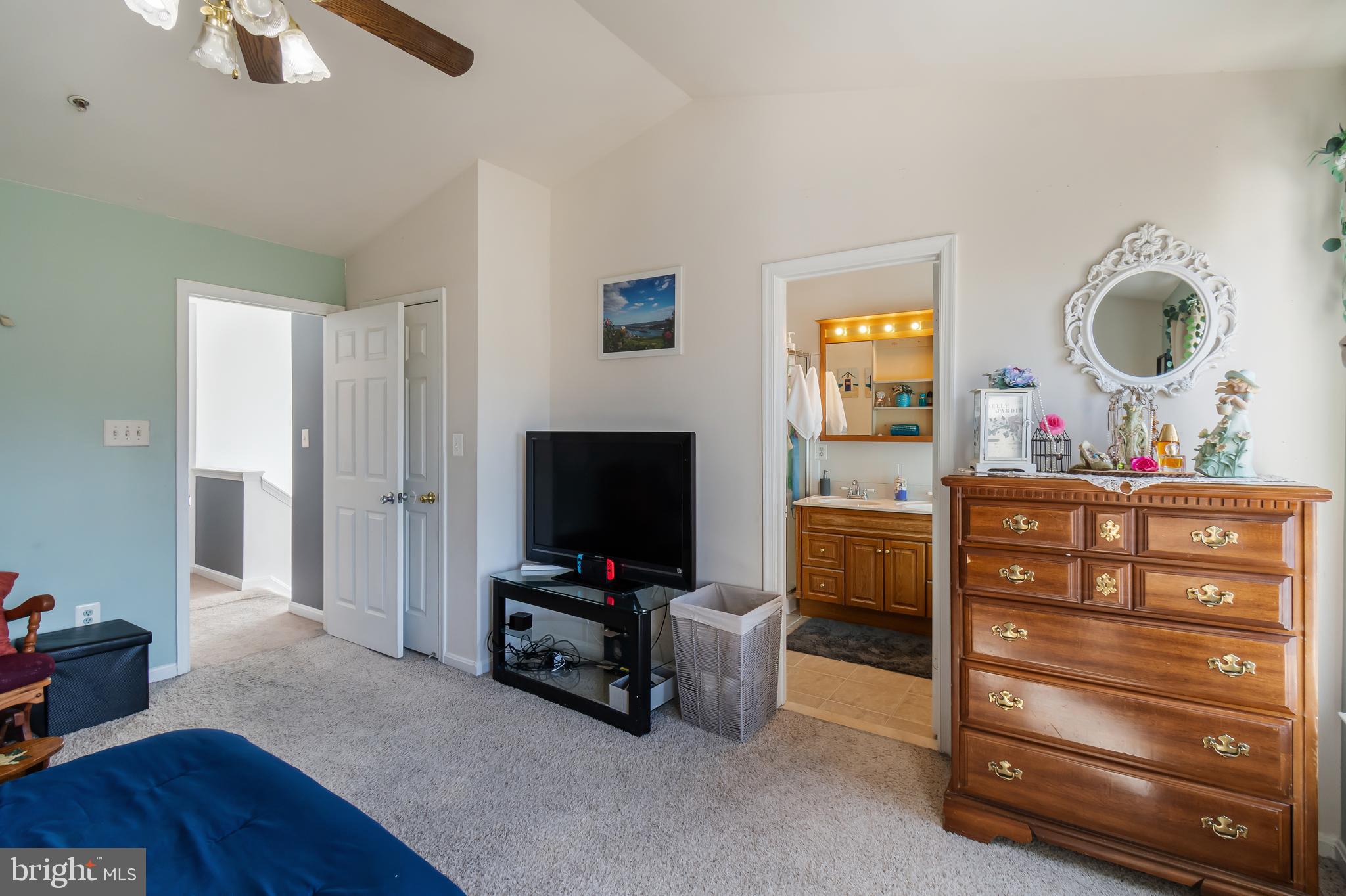 SEVEN OAKS - Residential