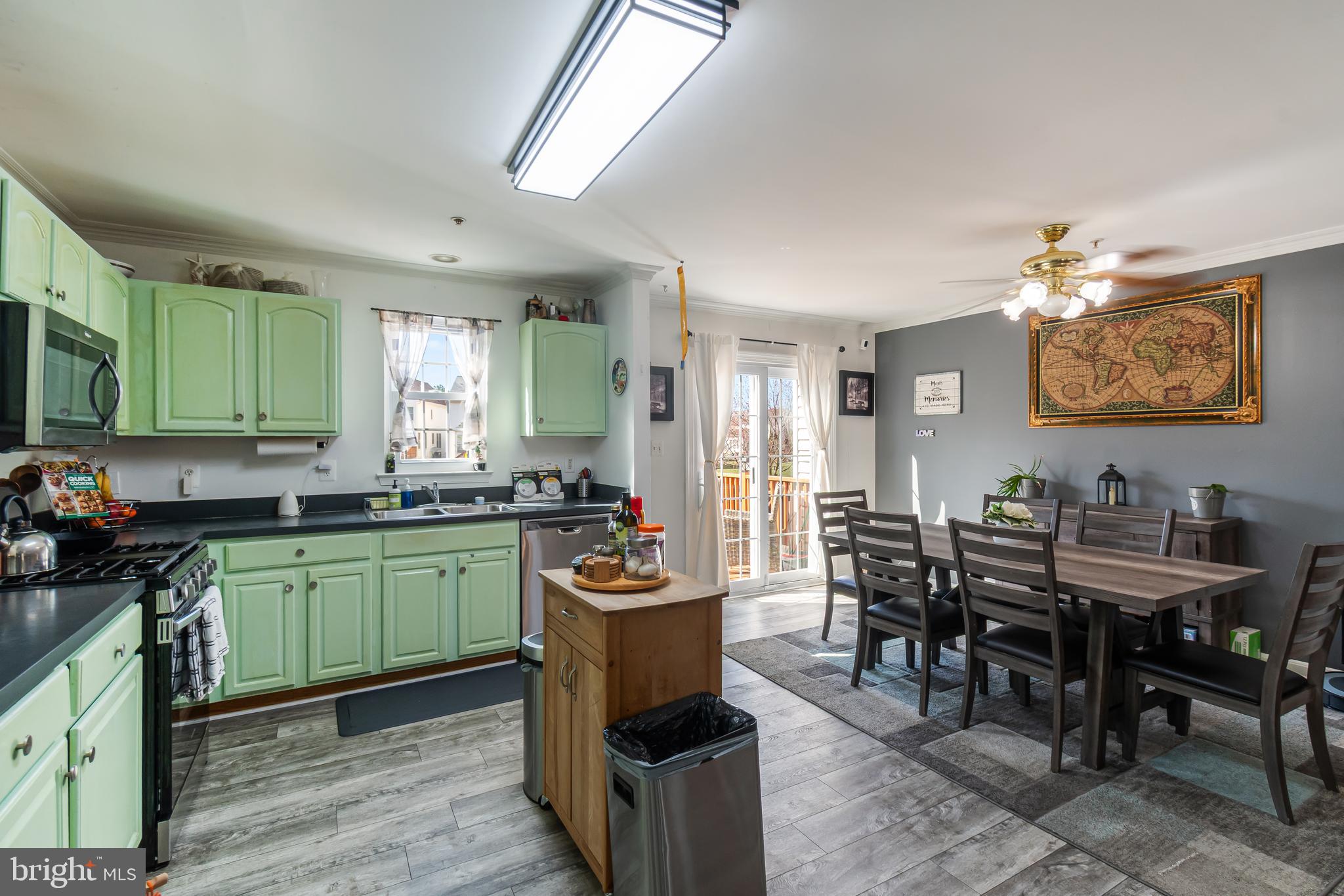 SEVEN OAKS - Residential