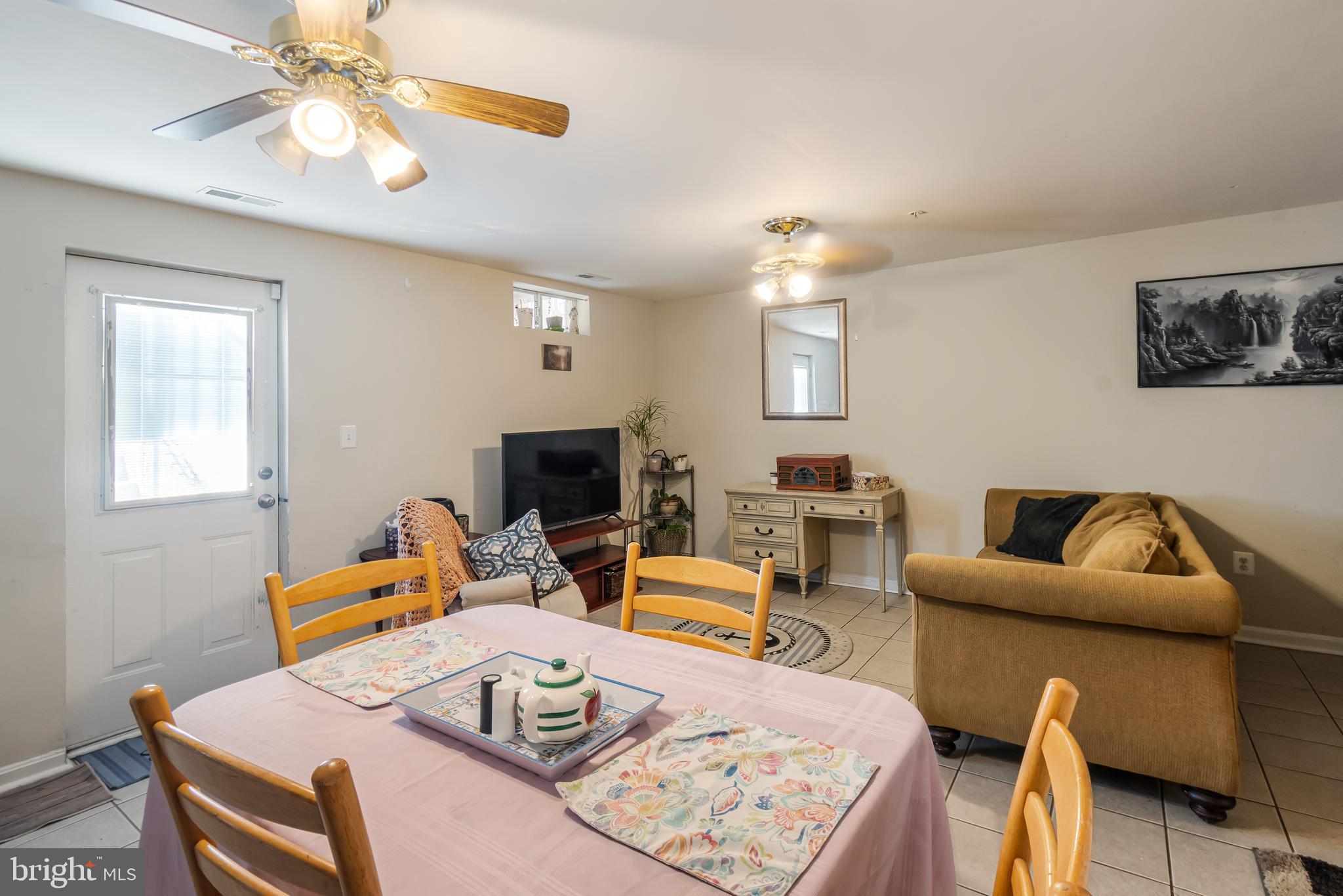 SEVEN OAKS - Residential