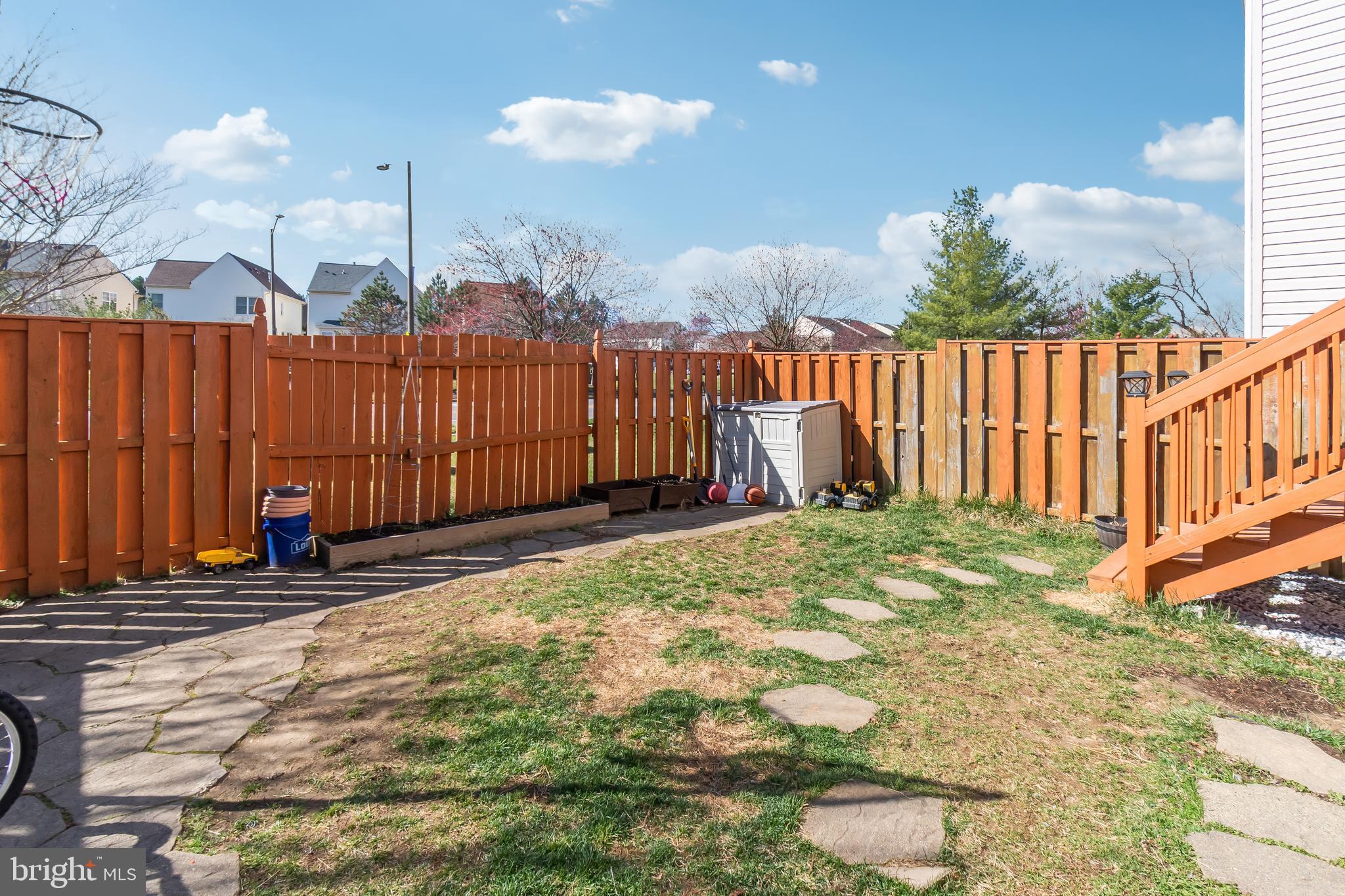 SEVEN OAKS - Residential