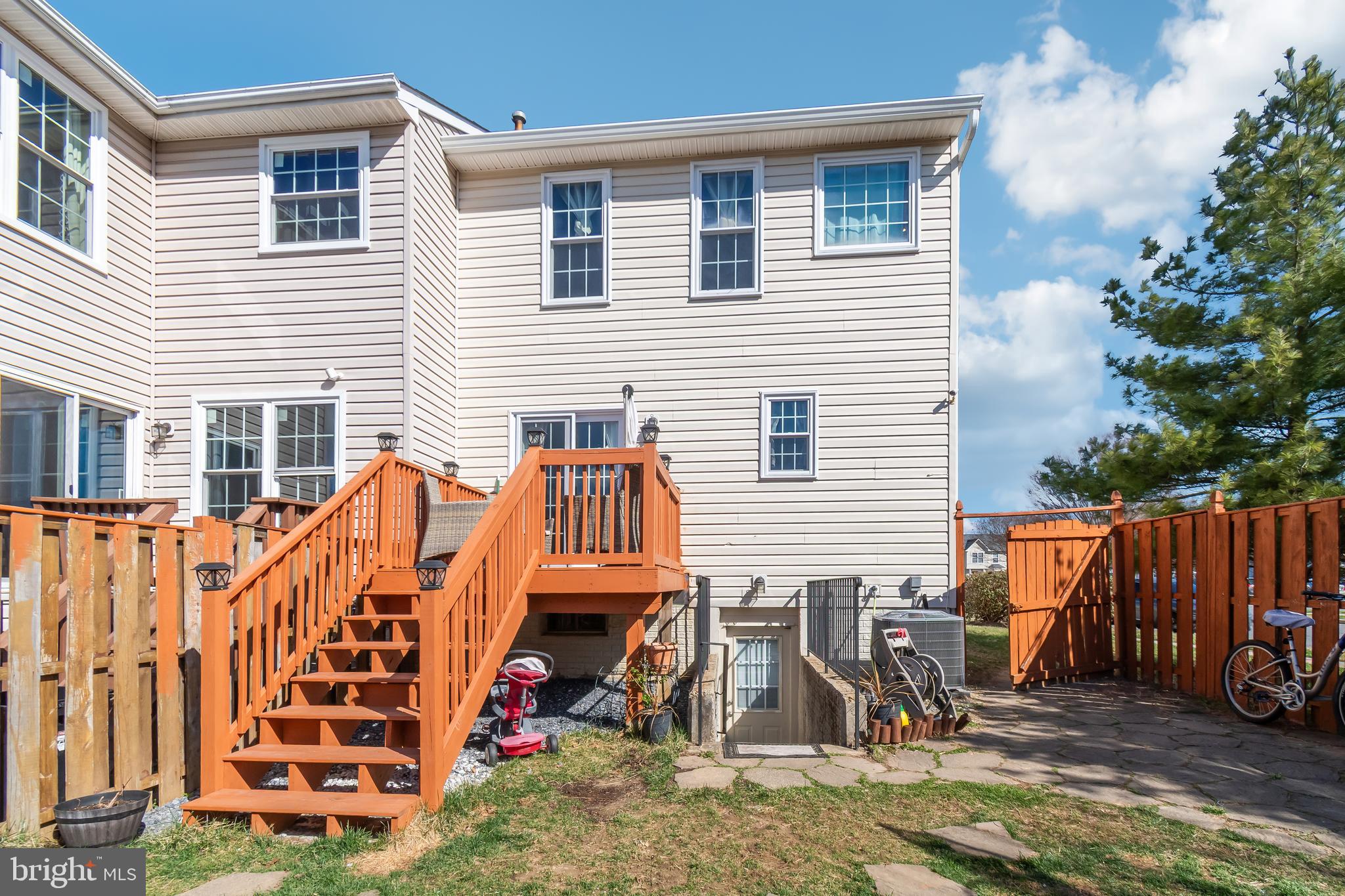 SEVEN OAKS - Residential