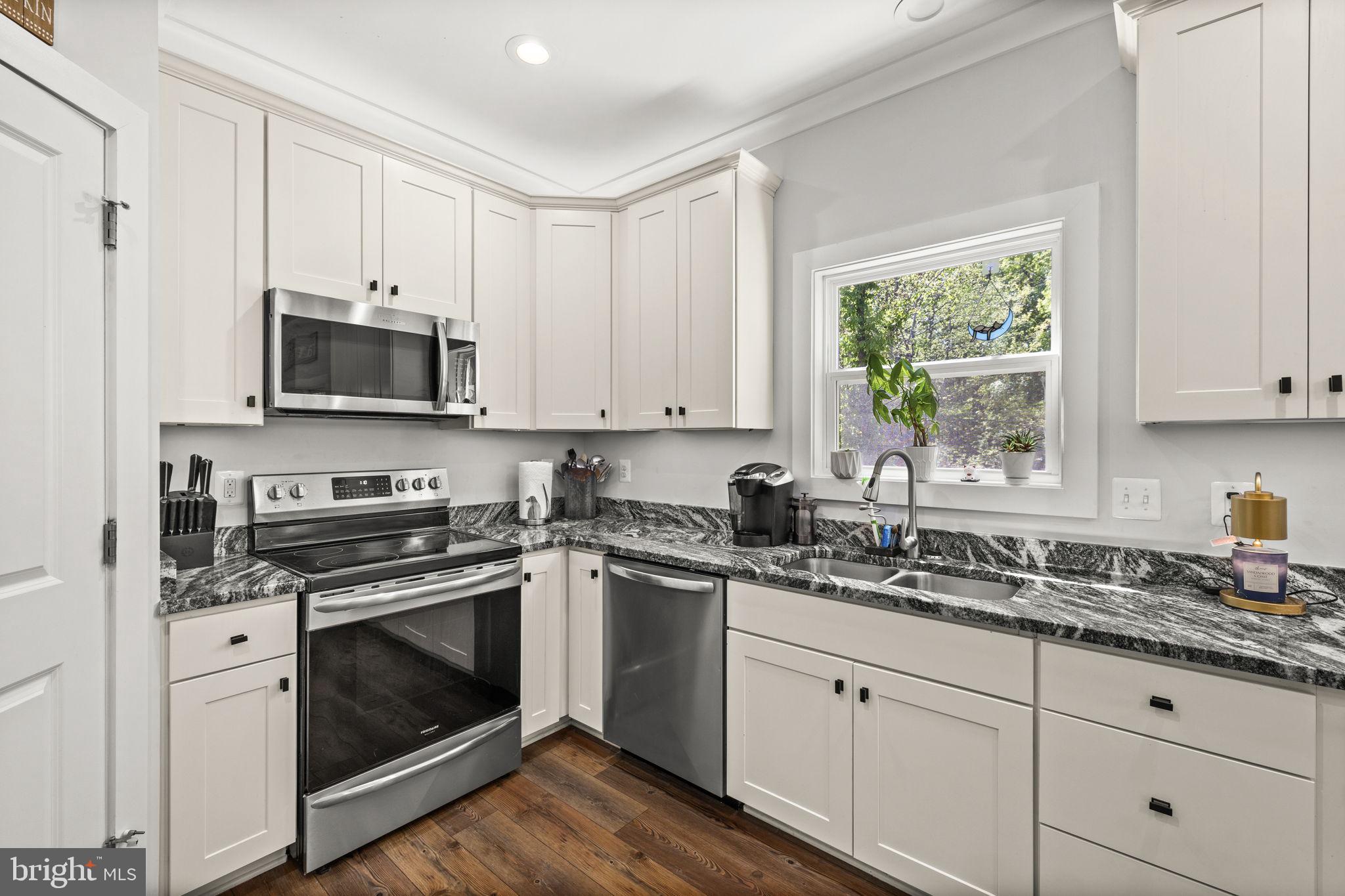 WALKERS BRANCH ESTATES - Residential