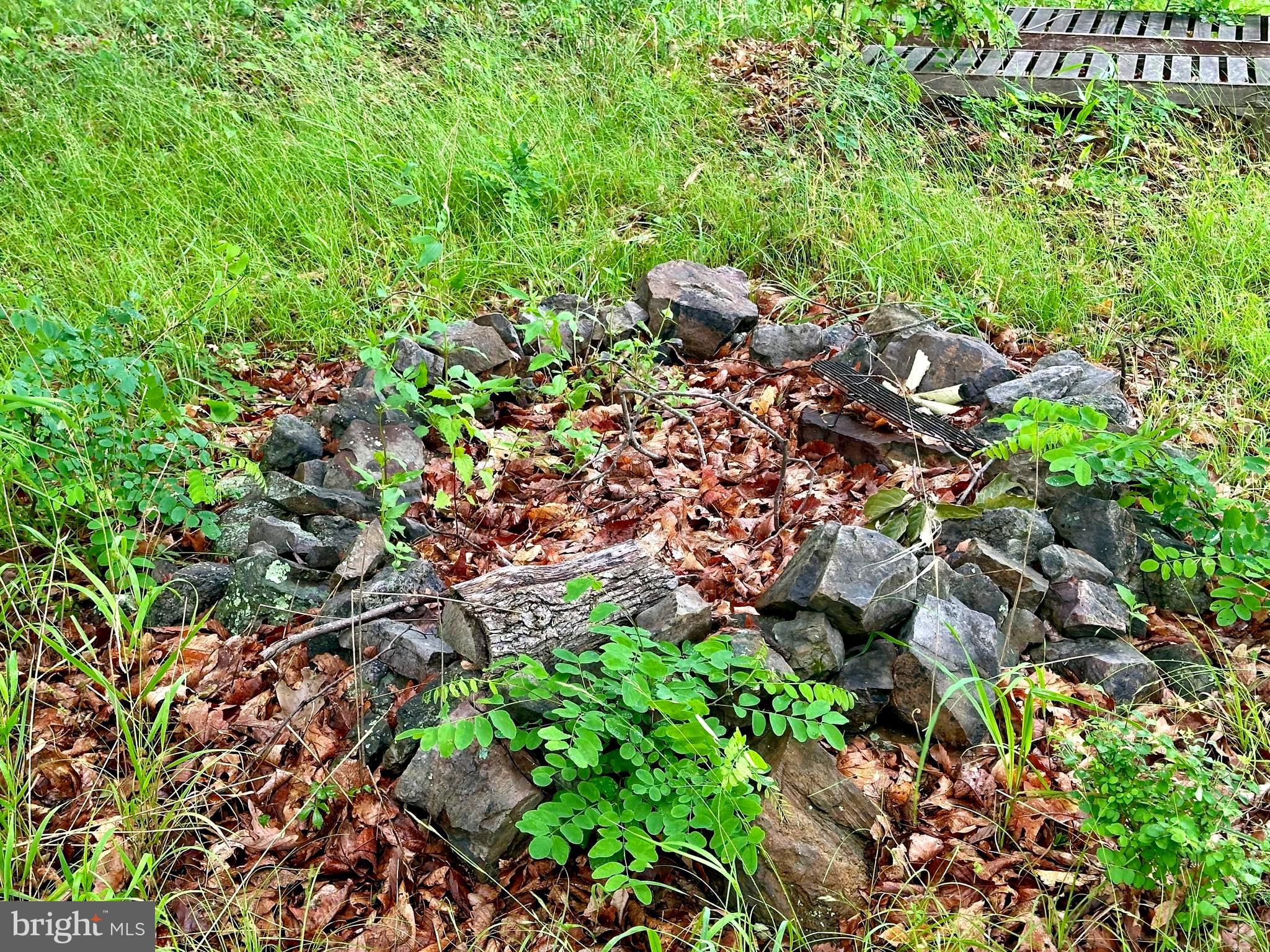 EWING ESTATES - Land