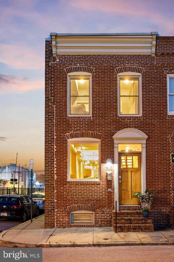 LOCUST POINT - Residential