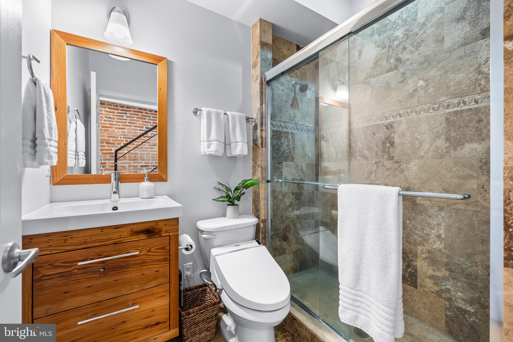 LOCUST POINT - Residential