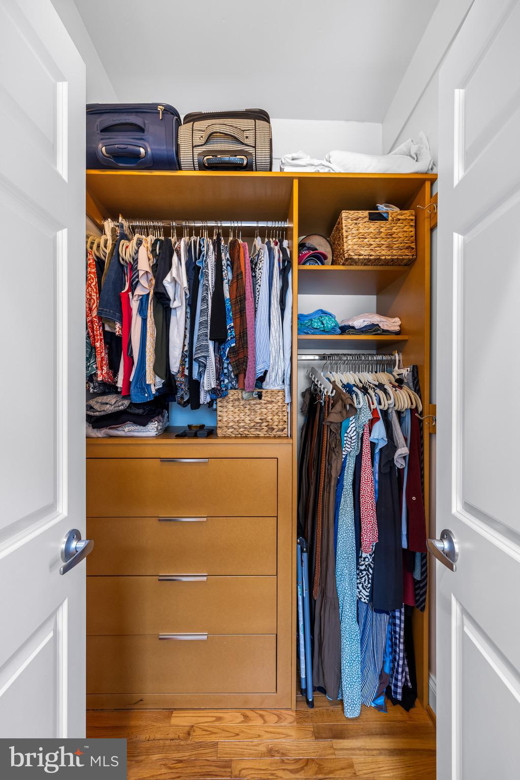 LOCUST POINT - Residential