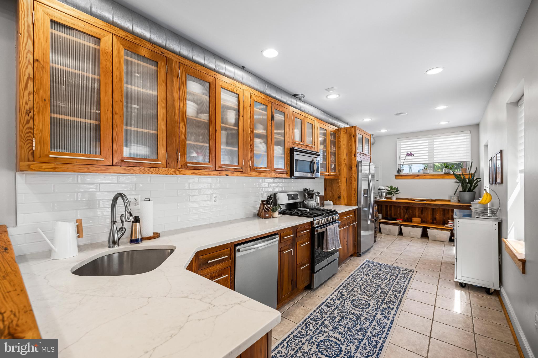 LOCUST POINT - Residential