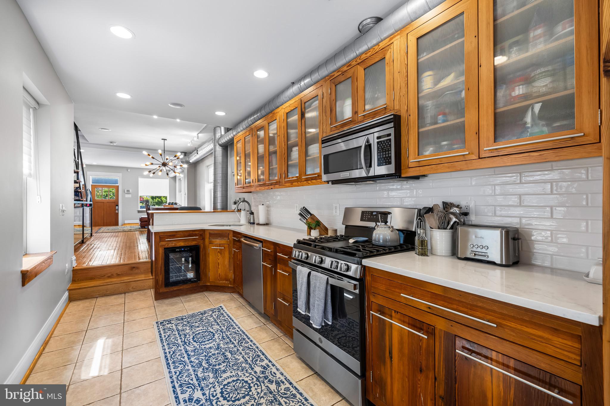 LOCUST POINT - Residential