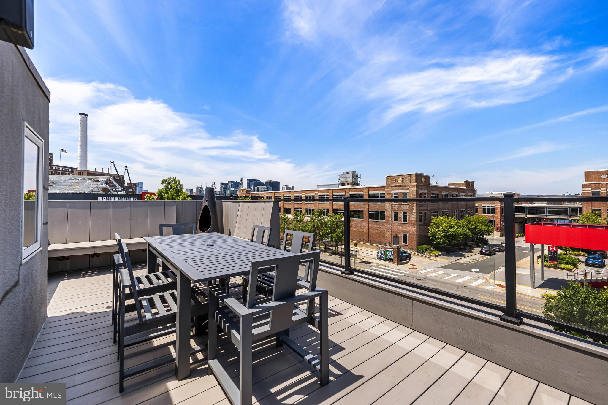 LOCUST POINT - Residential