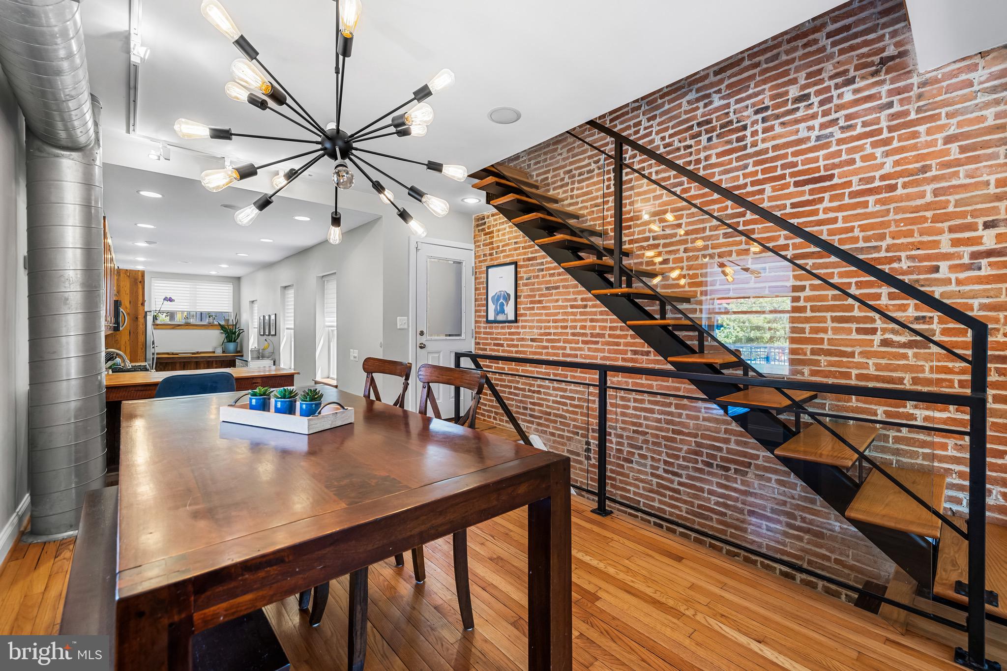 LOCUST POINT - Residential