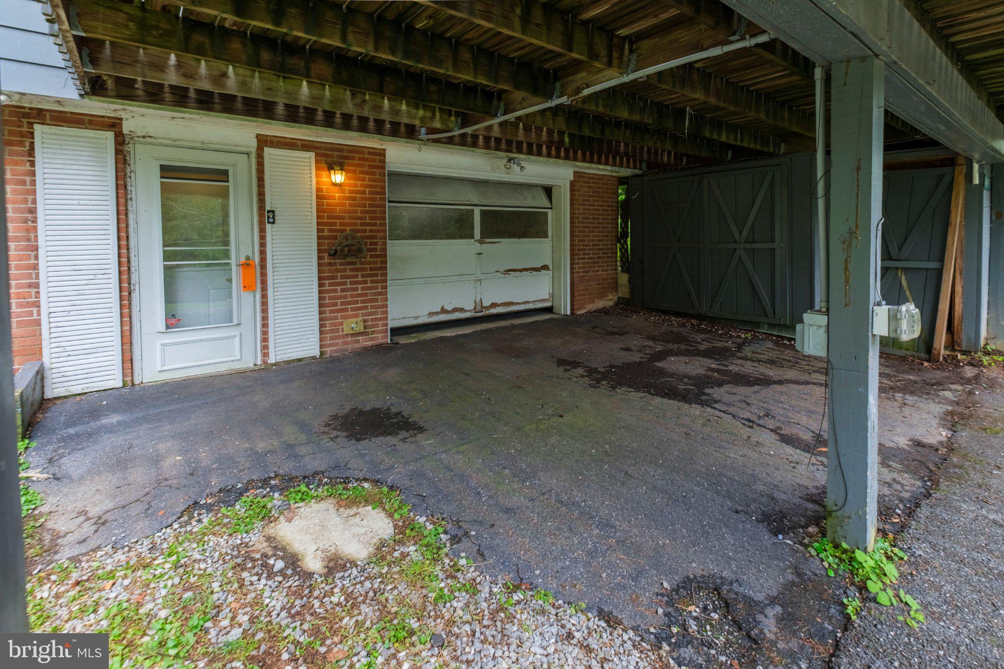 8475 RIDGEVIEW ROAD
