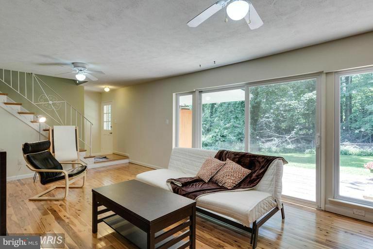 SURREY SQUARE - Residential Lease