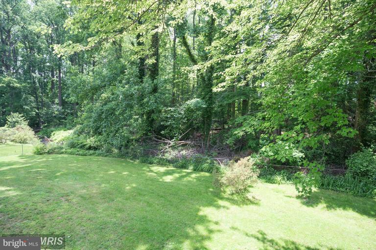 SURREY SQUARE - Residential Lease