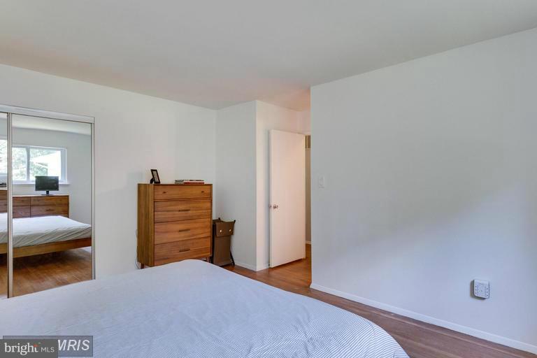 SURREY SQUARE - Residential Lease