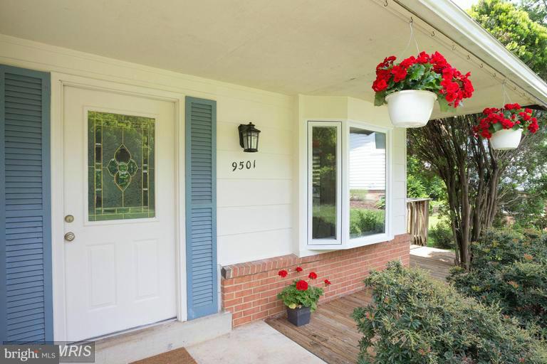 SURREY SQUARE - Residential Lease