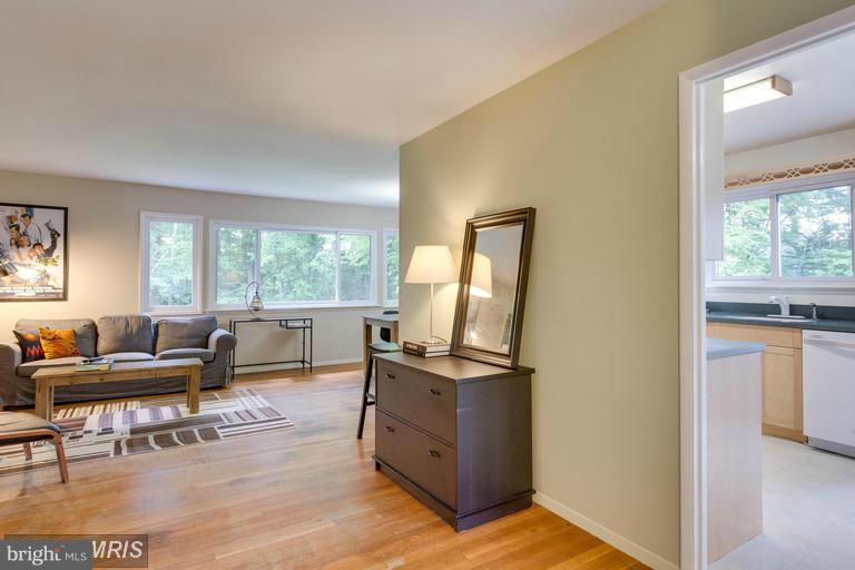 SURREY SQUARE - Residential Lease