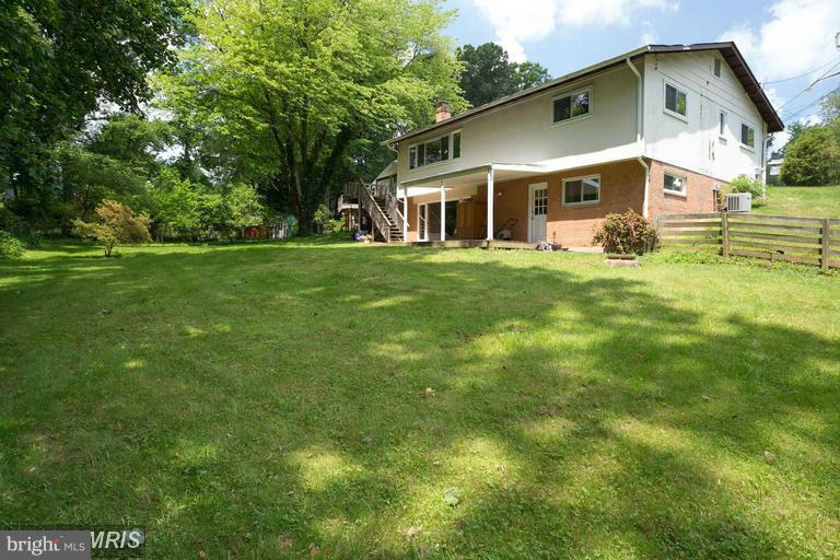 SURREY SQUARE - Residential Lease