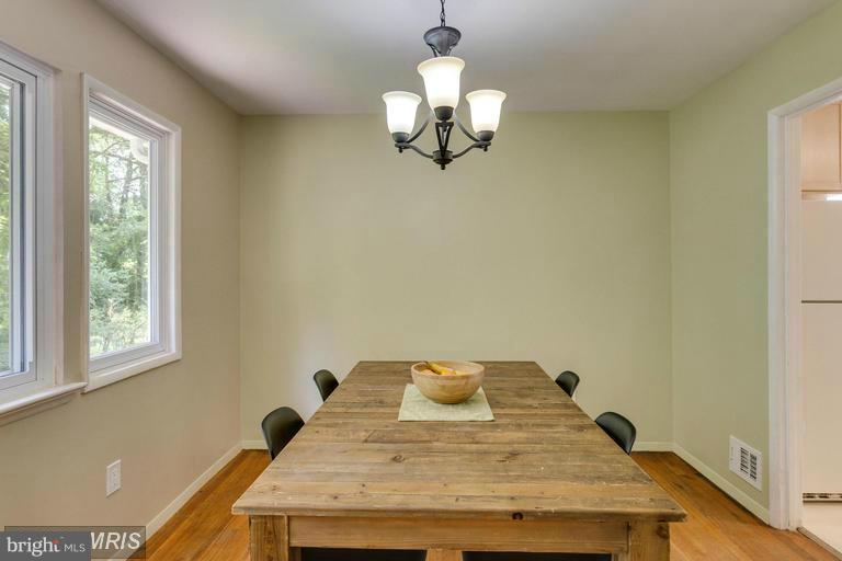 SURREY SQUARE - Residential Lease