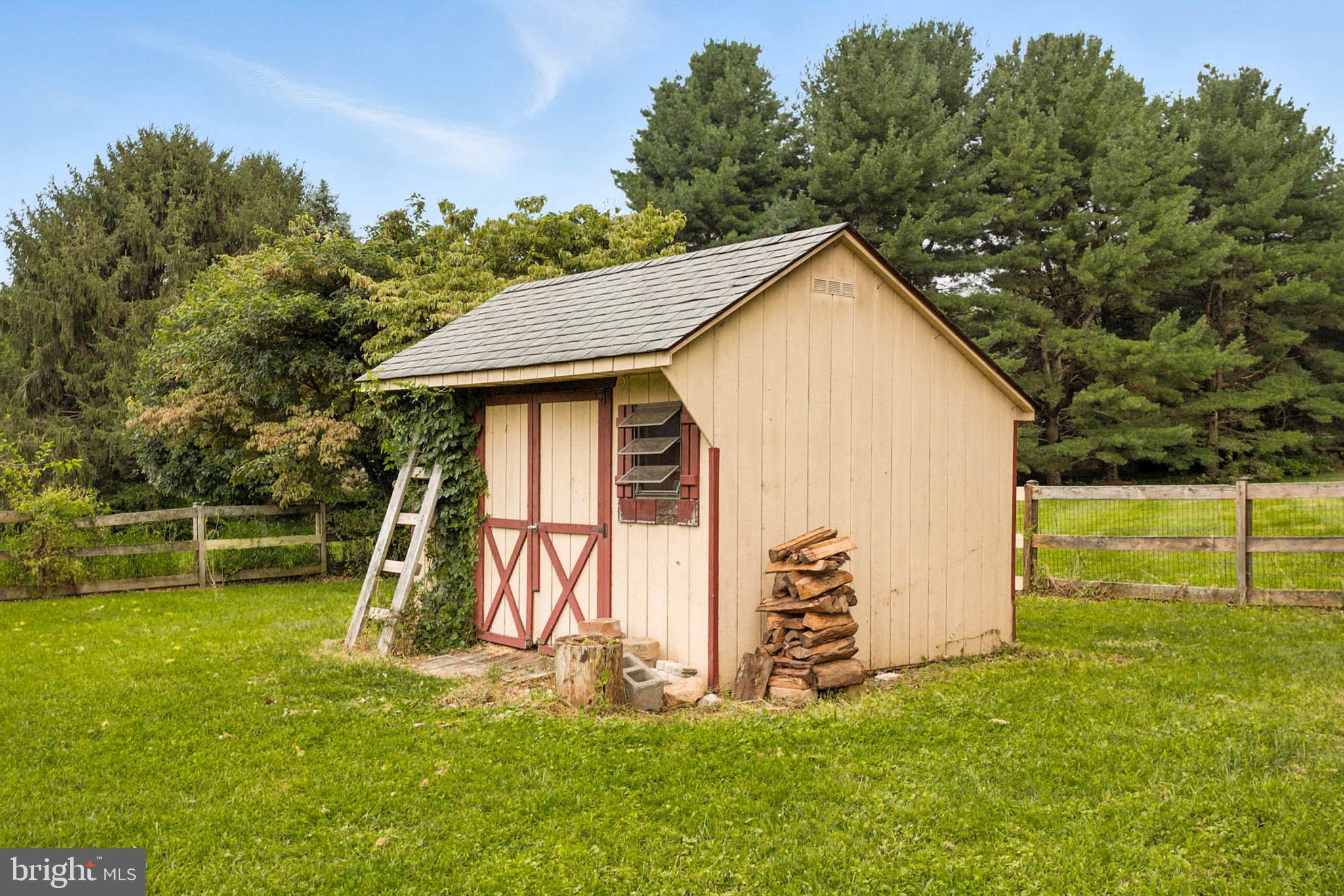 HERITAGE HILL - Residential