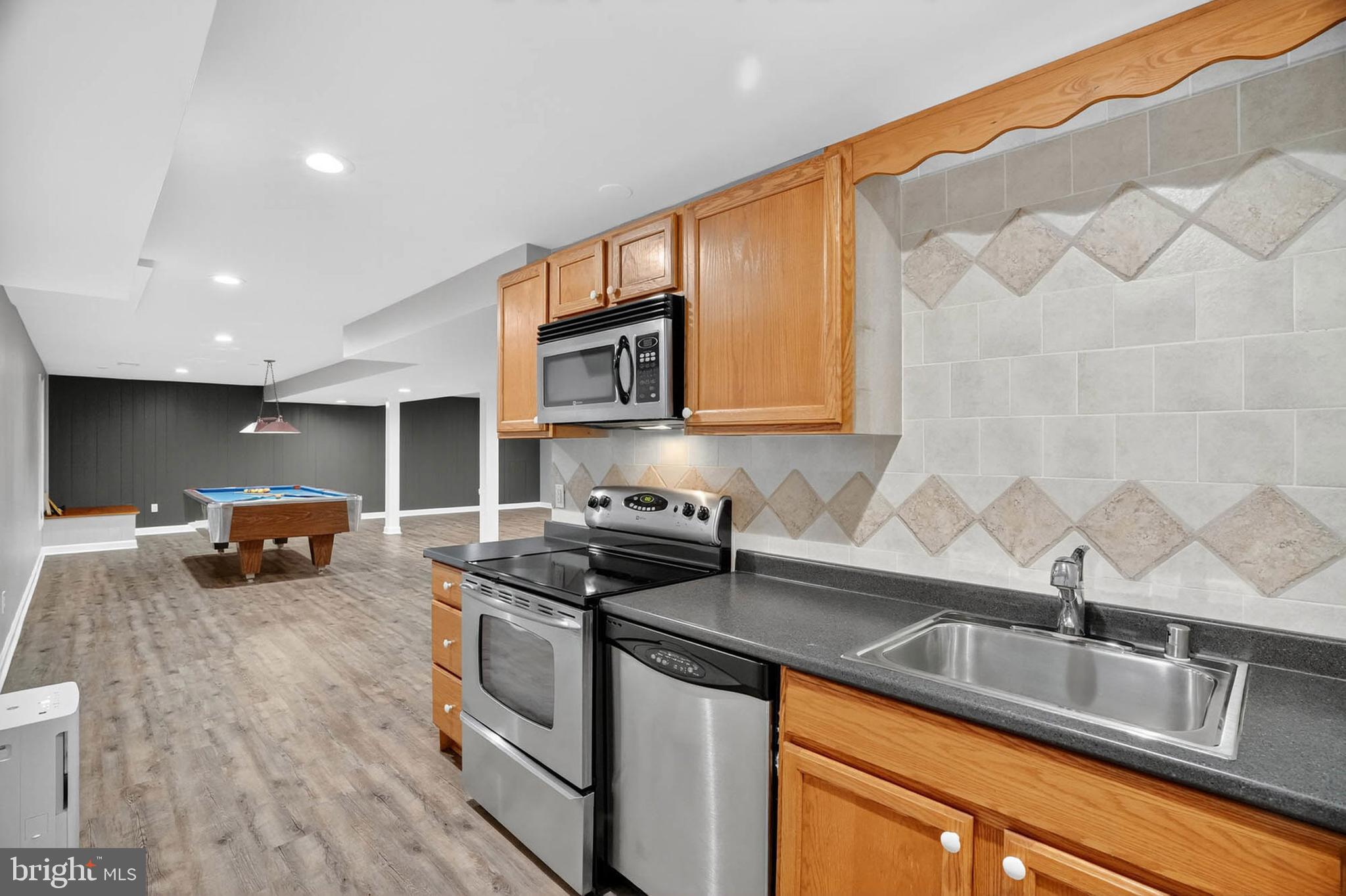 HERITAGE HILL - Residential